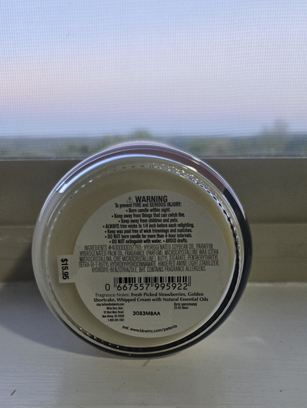 White Barn Bath & Body Works Strawberry Pound Cake Candle - Picture 4 of 4